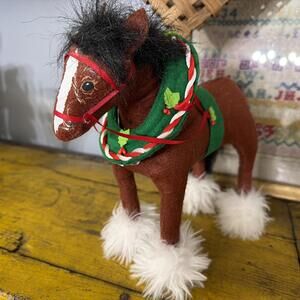 Annalee Christmas Clydesdale Horse 10" 2010  Standing Wreath Excellent Condition